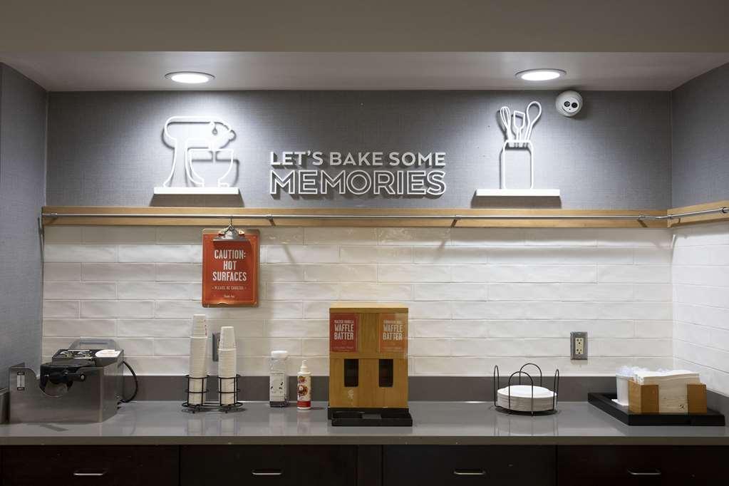 Hampton Inn Kent/Akron Area Ресторант снимка