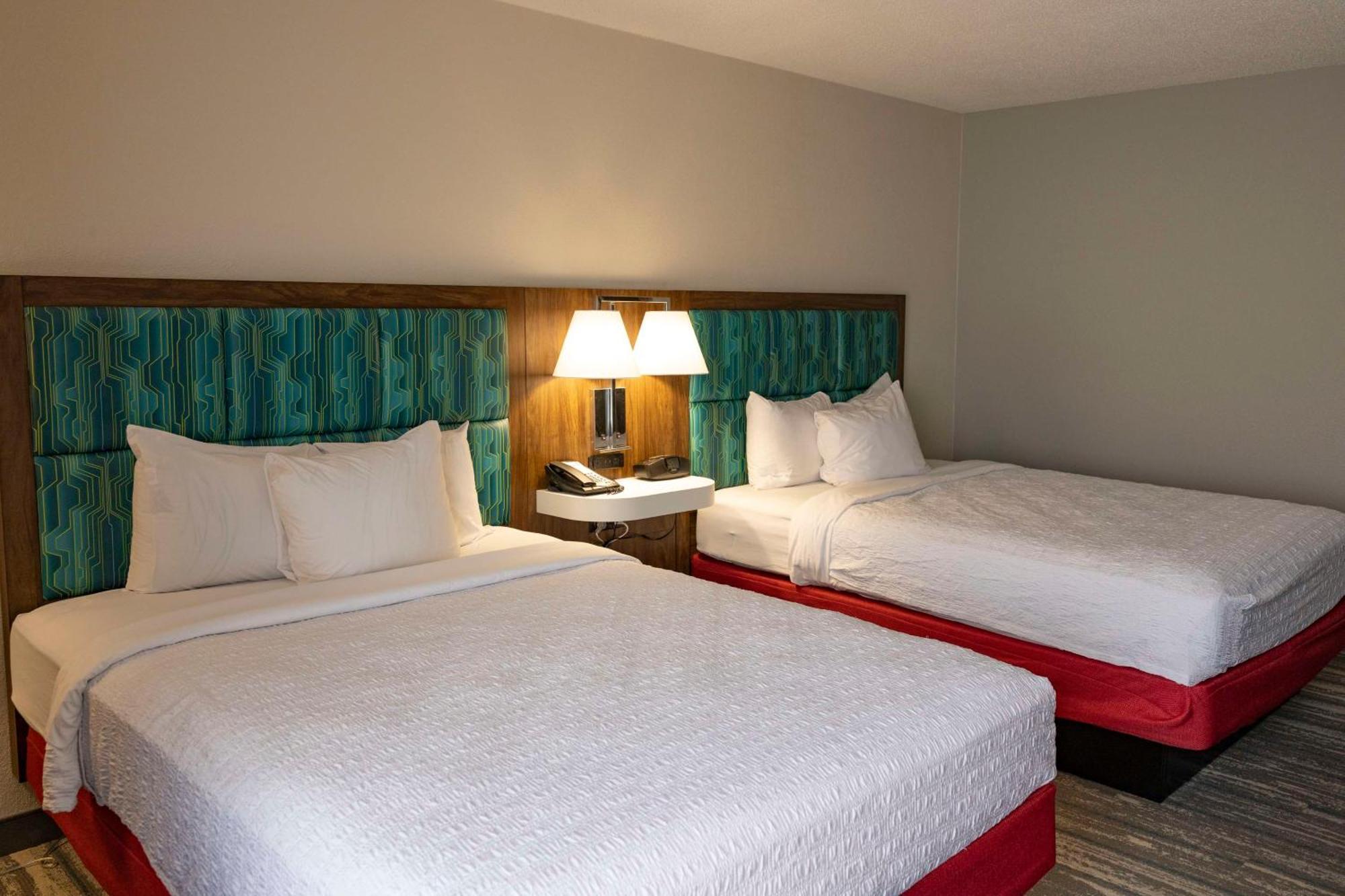 Hampton Inn Kent/Akron Area Екстериор снимка