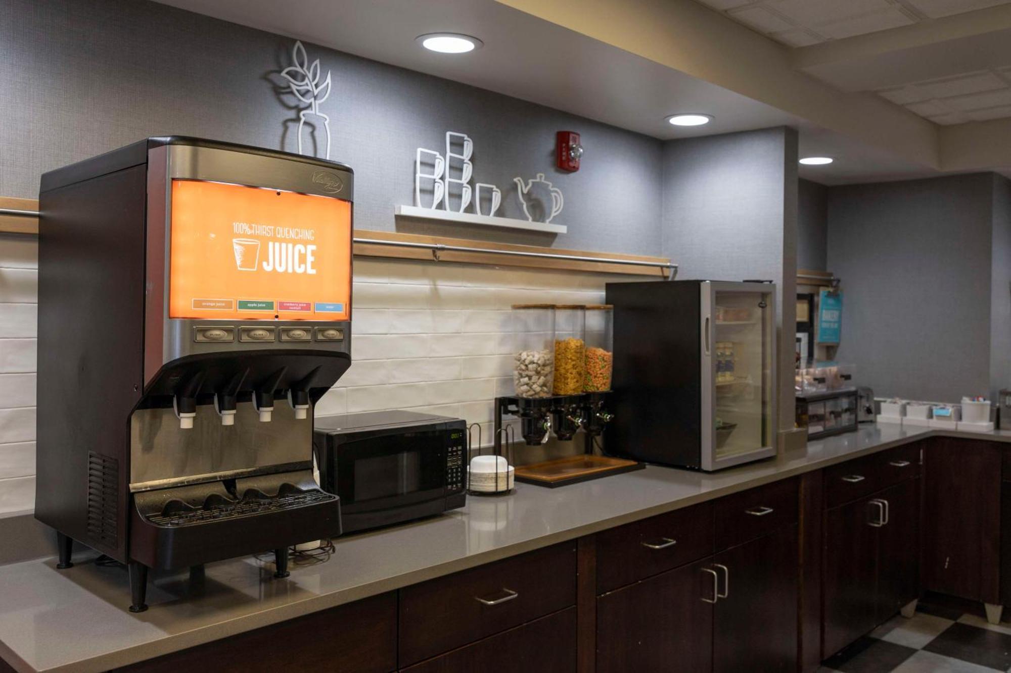 Hampton Inn Kent/Akron Area Екстериор снимка