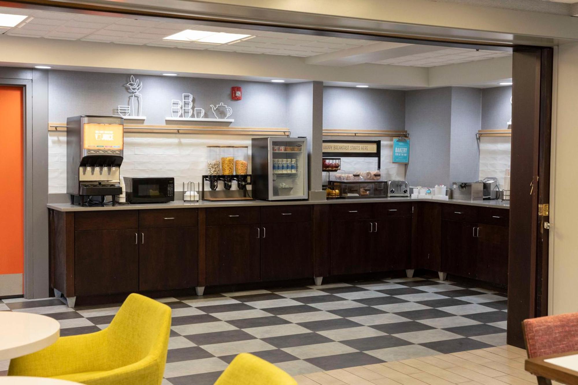 Hampton Inn Kent/Akron Area Екстериор снимка