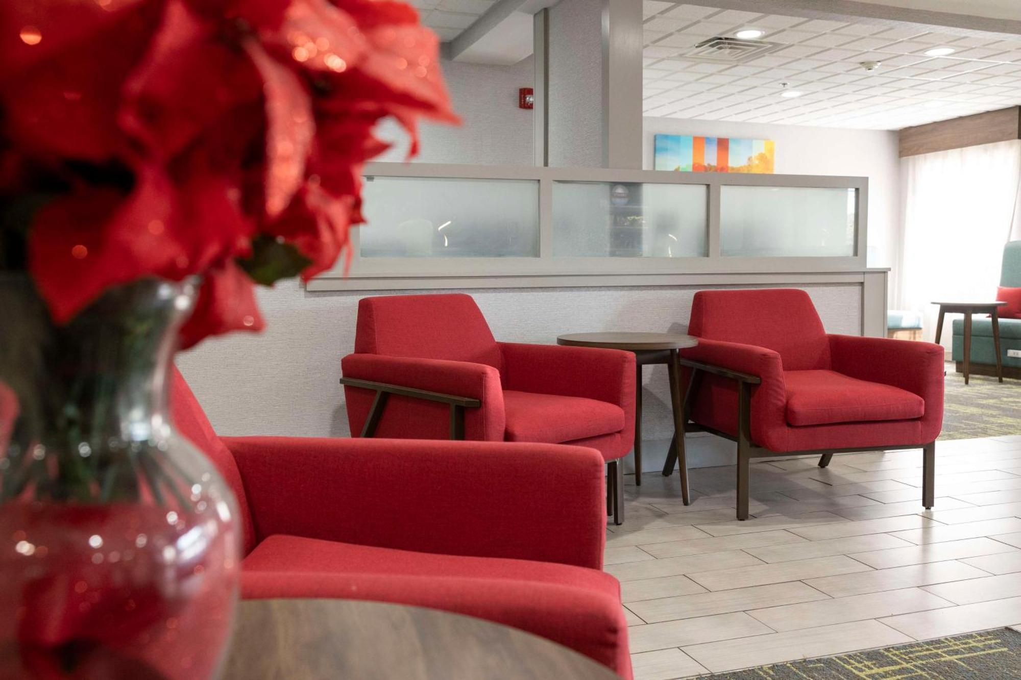 Hampton Inn Kent/Akron Area Екстериор снимка