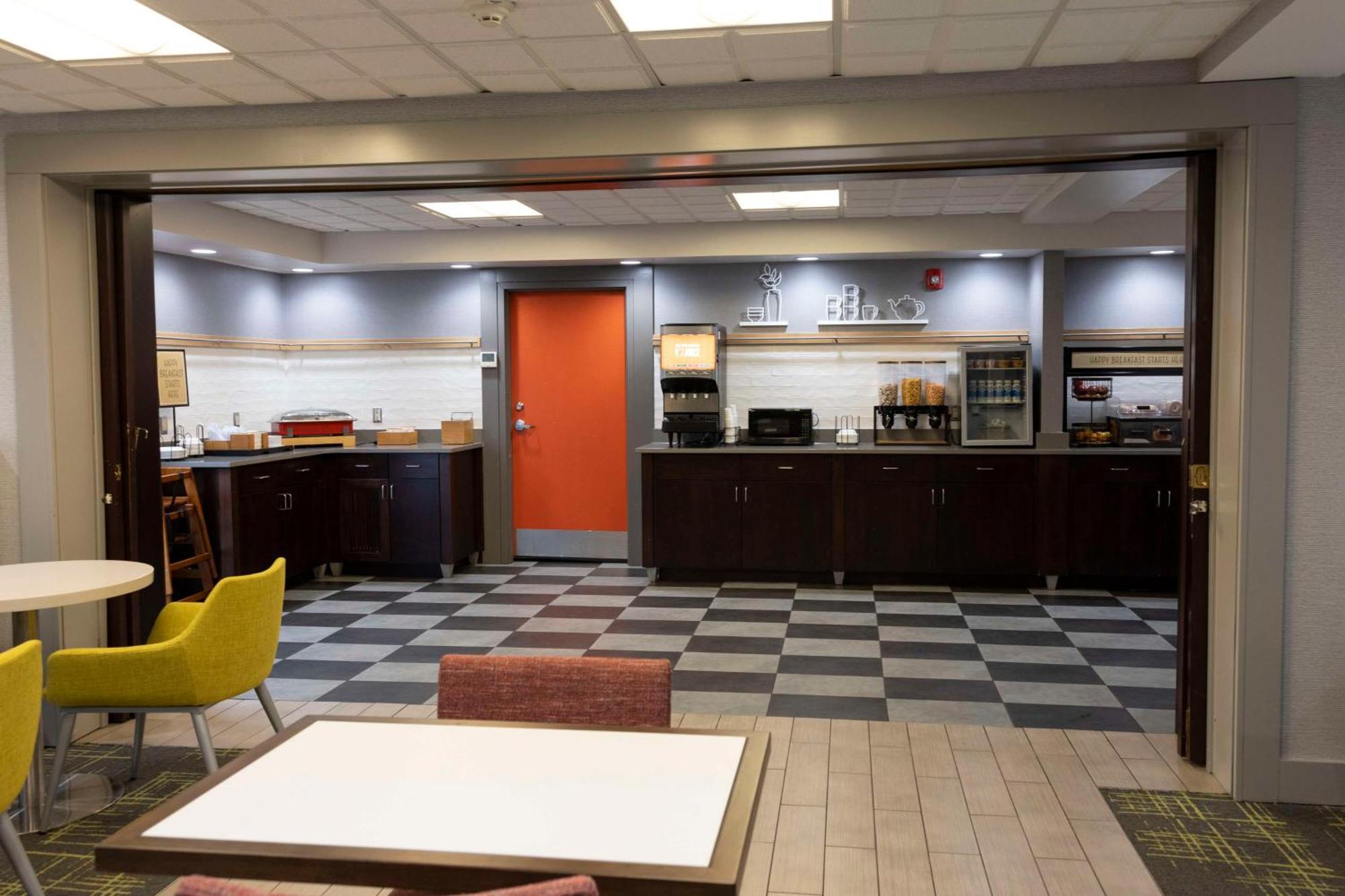 Hampton Inn Kent/Akron Area Екстериор снимка