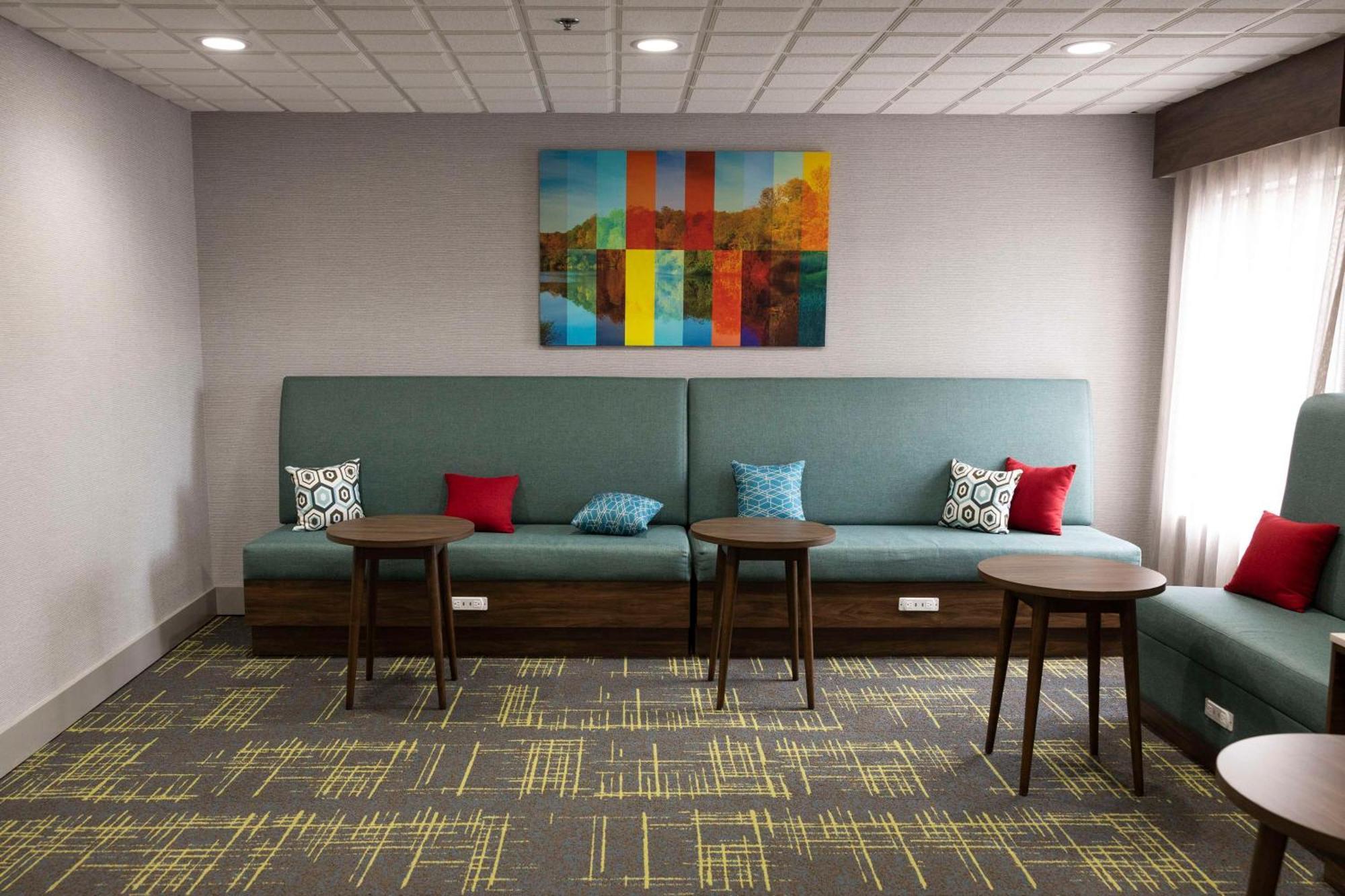 Hampton Inn Kent/Akron Area Екстериор снимка