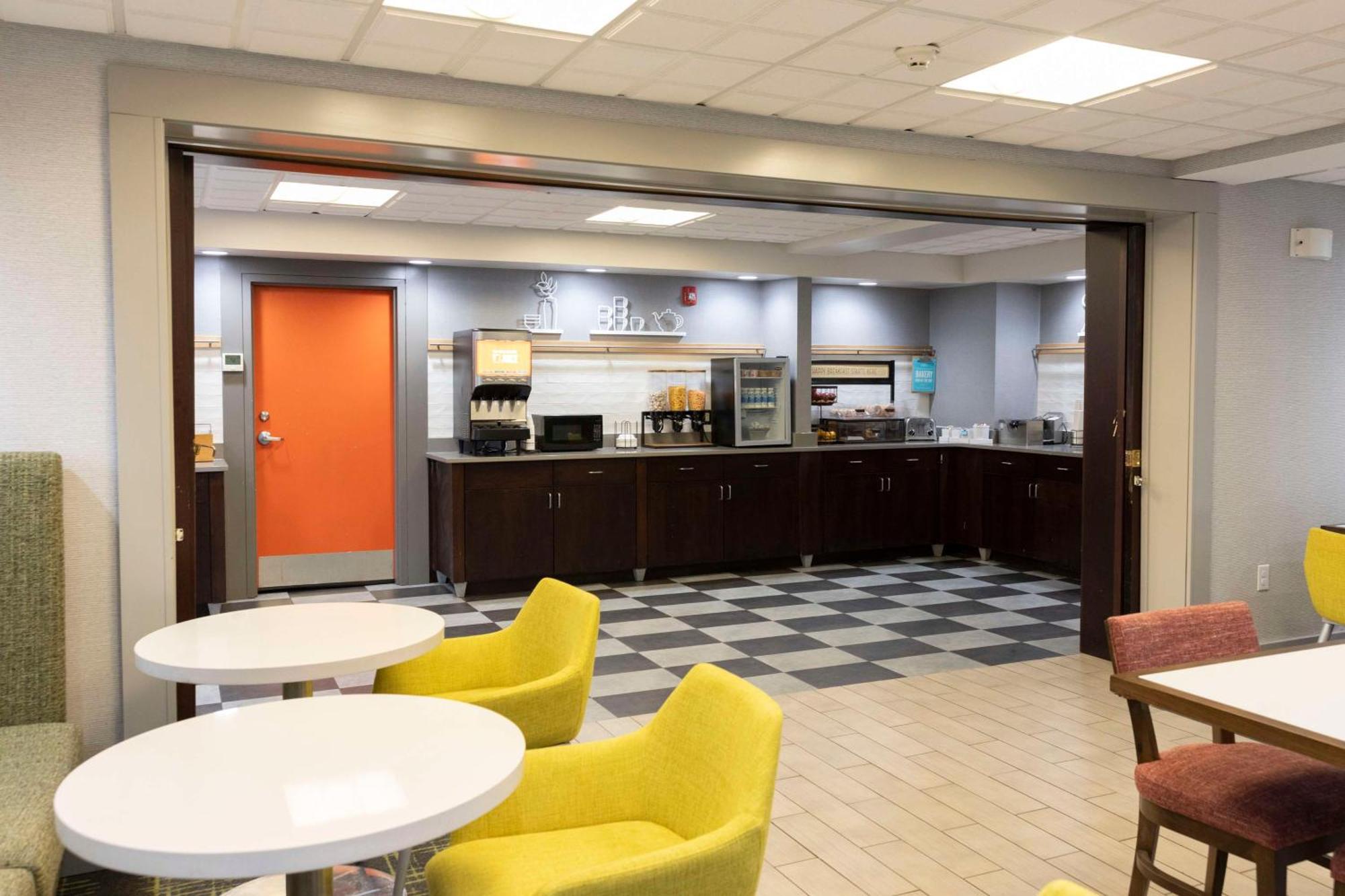 Hampton Inn Kent/Akron Area Екстериор снимка